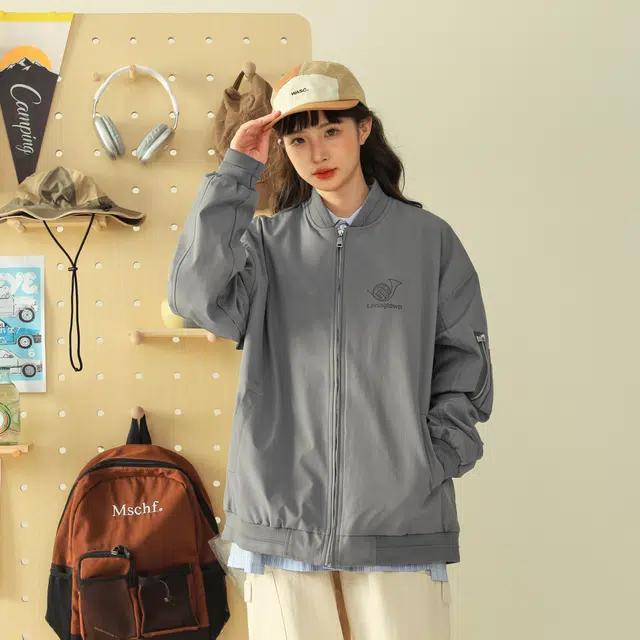 LIVINGTOWN Vintage Logo Windbreaker Jacket