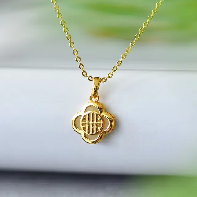 亿珍阁 新中式小众四叶草锁骨链 和田玉 项链 女款 白玉 国风平安转运挂件毛衣链 玉石饰品首饰情侣款国潮礼物礼盒装 汉服旗袍配饰