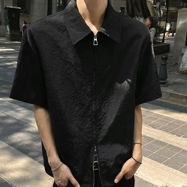 美式复古高街潮流小众纯色双拉链黑暗风褶皱设计宽松休闲百搭痞帅日常通勤透气舒适翻领短袖衬衫 男女同款 黑色