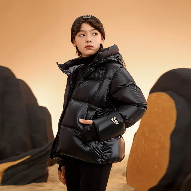 高梵 黑金鹅绒小火山旗舰系列短款四格加厚羽绒服 儿童款 黑色