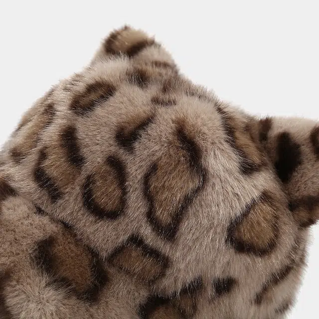 氧气樱桃 毛茸茸豹纹可爱小狐狸耳朵保暖仿貂毛防寒 人造革 鸭舌帽 男女同款情侣款