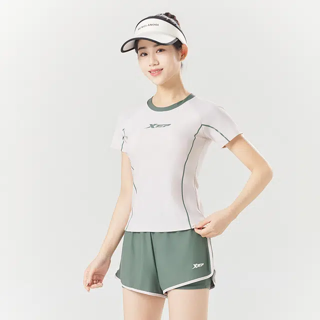 特步 女士泳装游泳运动保守短袖短裤两件套专业训练速干透气休闲度假分体泳衣 女款