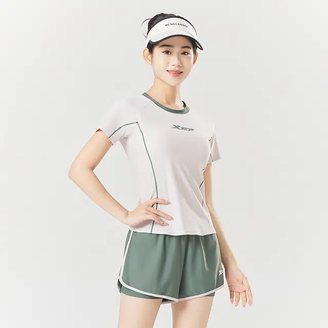 特步 女士泳装游泳运动保守短袖短裤两件套专业训练速干透气休闲度假分体泳衣 女款