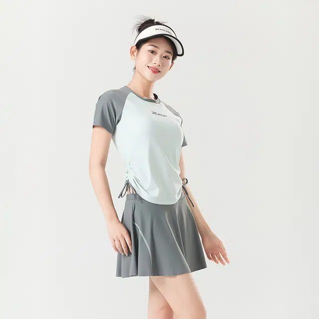 特步 时尚舒适泳装游泳运动修身遮肚显瘦短袖短裙两件套休闲度假温泉裙式分体泳衣 女款