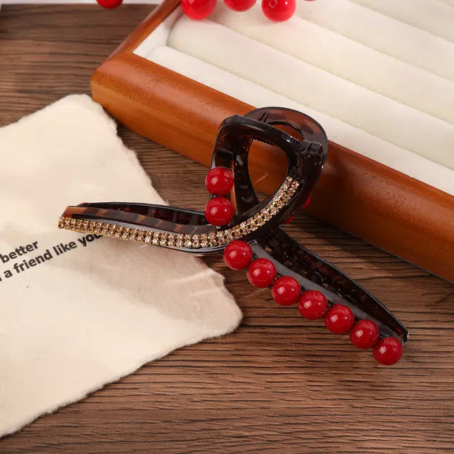 OFLY Large Red Shark Clip