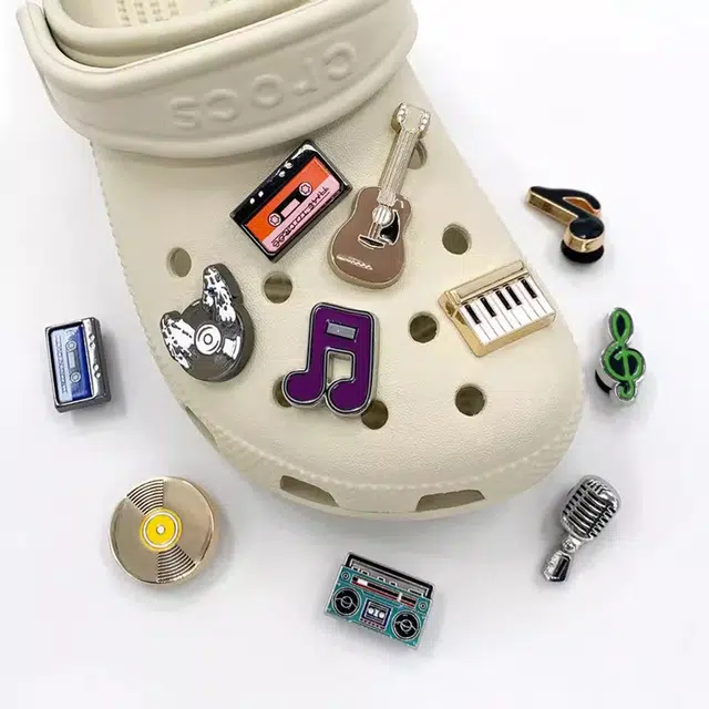OFLY Crocs