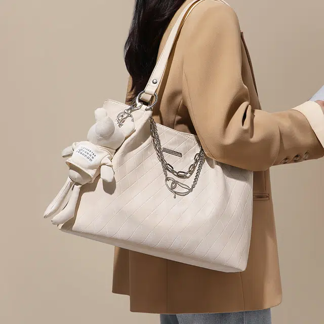 CBANNER Tote