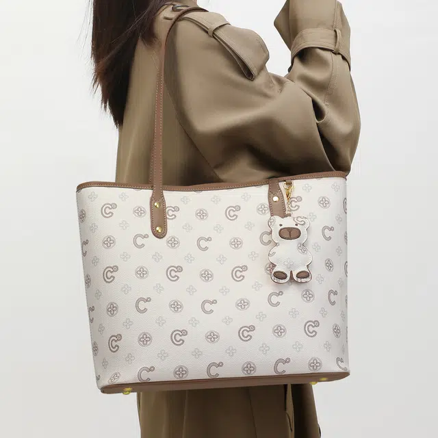 CBANNER Tote