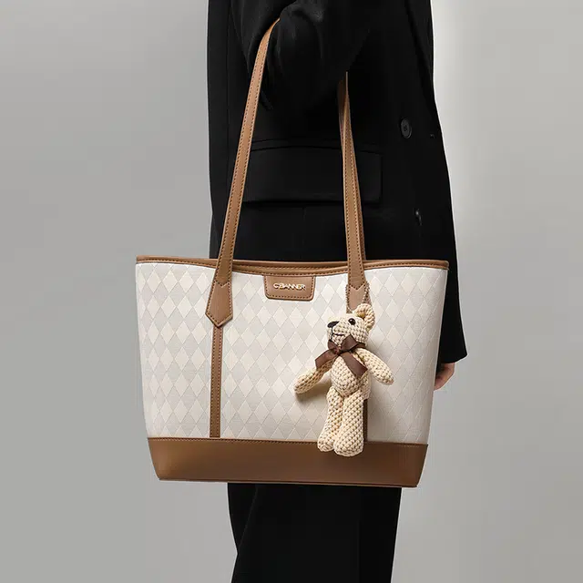 CBANNER Tote
