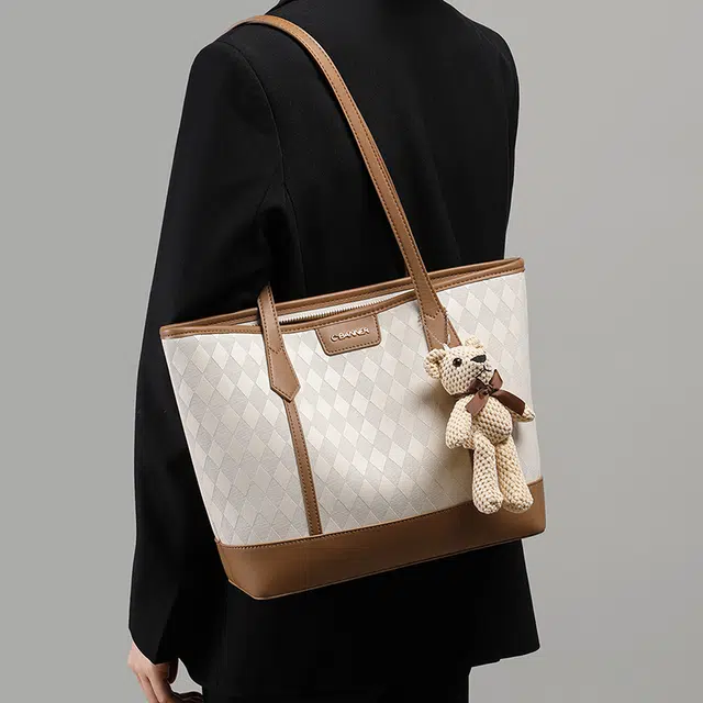 CBANNER Tote