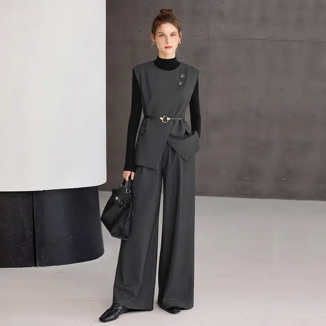 她池 含绵羊毛圆领无袖叠穿马甲搭宽松款纯色阔腿裤休闲套装 女款