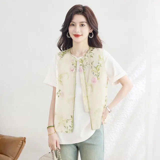丝柏舍 单排扣新中式国风花朵刺绣清新叠穿气质圆领复古马甲 女款