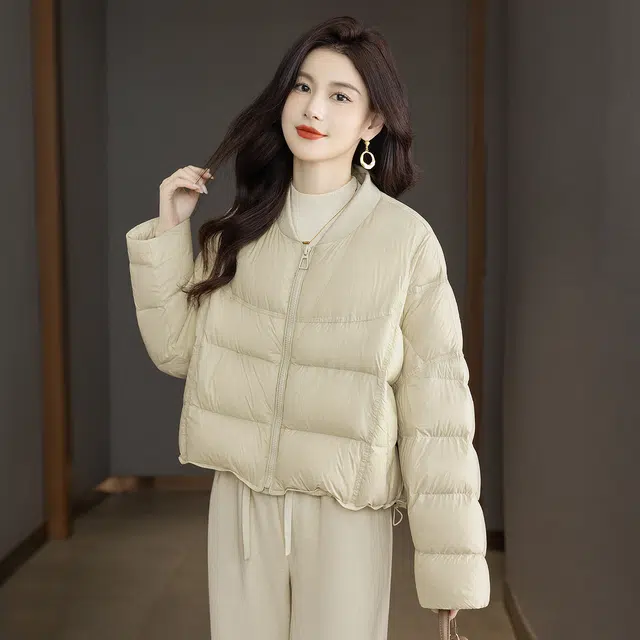 丝柏舍 纯色简约短款抽绳设计宽松款气质落肩长袖羽绒服 女款