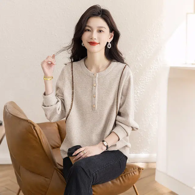 丝柏舍 圆领拼色纽扣设计套头休闲宽松款落肩长袖简约通勤卫衣 女款