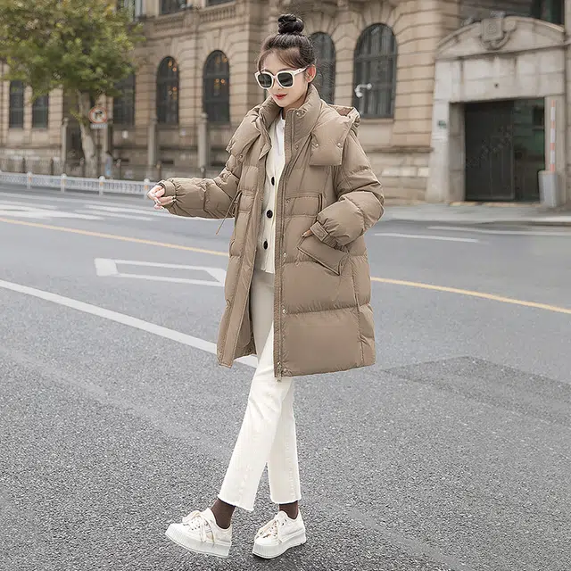丝柏舍  纯色连帽落肩袖宽松舒适  含羽绒外套  女款  卡其色