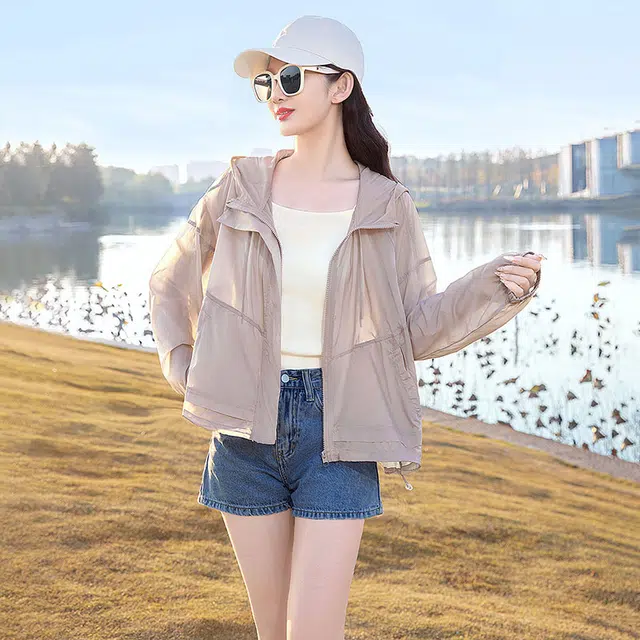 丝柏舍 连帽宽松薄款口袋纯色抽绳显瘦长袖截短外套 女款