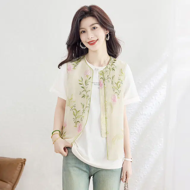丝柏舍 单排扣新中式国风花朵刺绣清新叠穿气质圆领复古马甲 女款