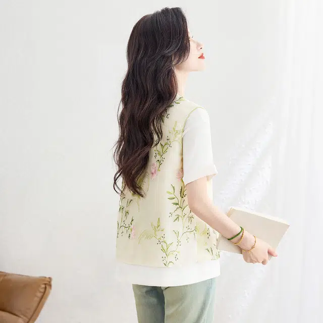 丝柏舍 单排扣新中式国风花朵刺绣清新叠穿气质圆领复古马甲 女款