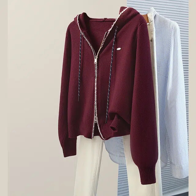 丝柏舍 宽松款简约长袖短款休闲风上衣拼色开衫连帽针织衫 女款