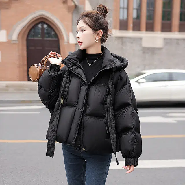 丝柏舍  抽绳设计感字母图案连帽简约  含羽绒外套  女款  黑色