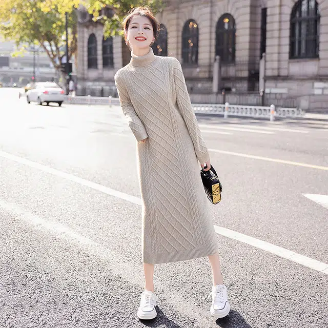 丝柏舍 纯色高领中长款直筒裙简约纹理感长袖连衣裙 女款 燕麦色