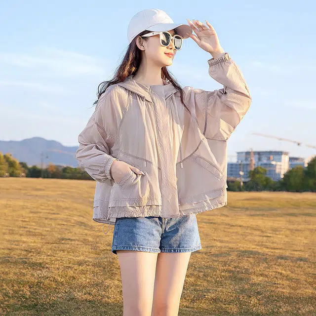 丝柏舍 连帽宽松薄款口袋纯色抽绳显瘦长袖截短外套 女款