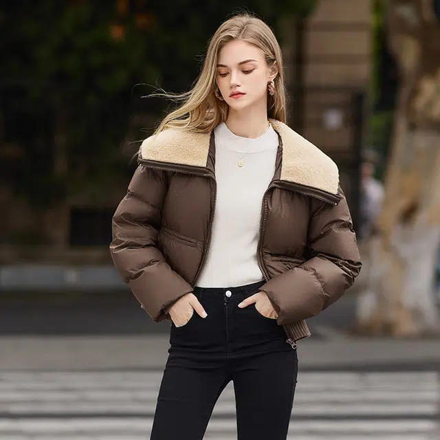 她池 简约翻领双口袋保暖长袖棉服 女款 深咖色