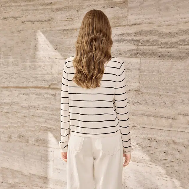 她池 学院风圆领条纹单排扣撞色爱心减龄短款长袖针织衫 女款 白底黑条