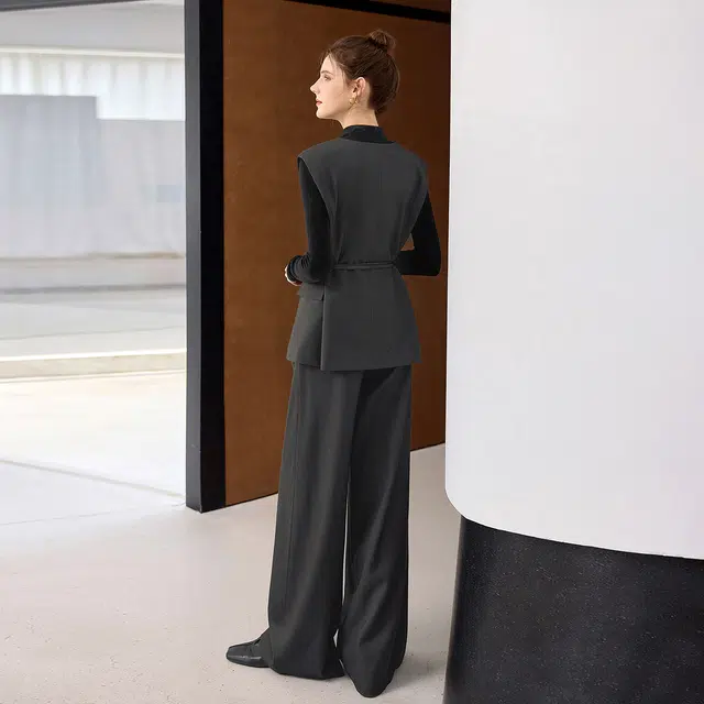 她池 含绵羊毛圆领无袖叠穿马甲搭宽松款纯色阔腿裤休闲套装 女款