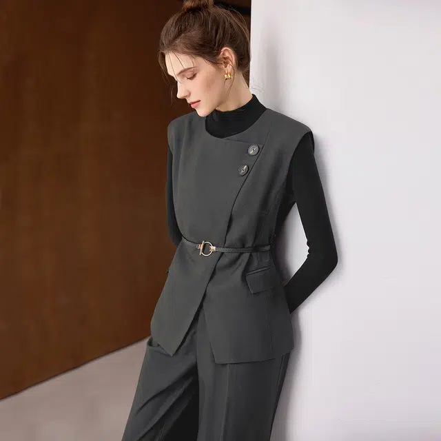 她池 含绵羊毛圆领无袖叠穿马甲搭宽松款纯色阔腿裤休闲套装 女款