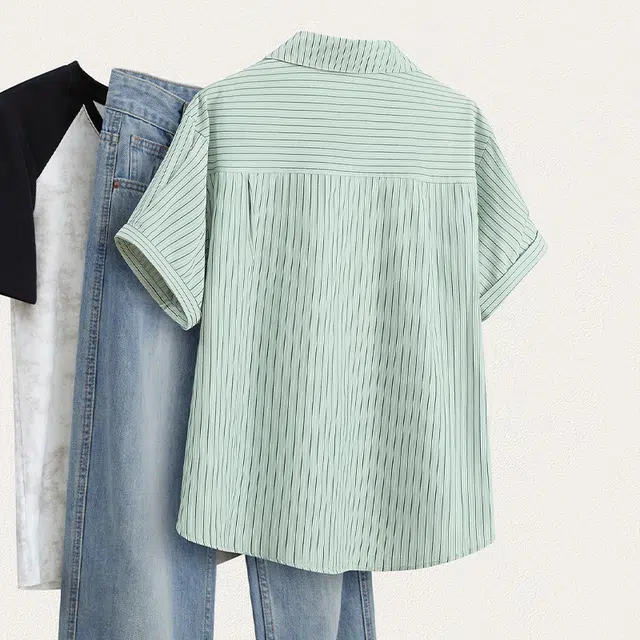 她池 通勤宽松休闲衬衣翻领短袖条纹衬衫 女款