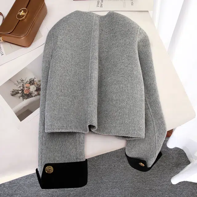 丝柏舍 圆领英伦风宽松款长袖绵羊毛上衣双面呢截短外套 女款