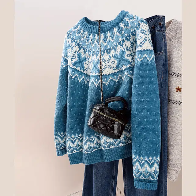 丝柏舍 撞色图案圆领复古宽松款套头清新休闲插肩长袖毛衣 女款