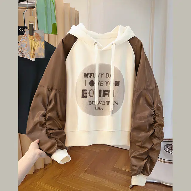 丝柏舍 连帽休闲撞色插肩袖设计感短款宽松字母图案长袖卫衣 女款 米白拼深咖