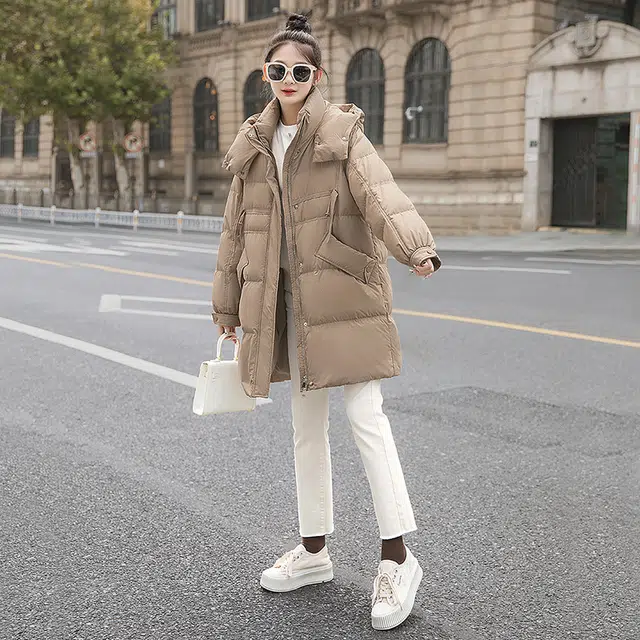 丝柏舍  纯色连帽落肩袖宽松舒适  含羽绒外套  女款  卡其色