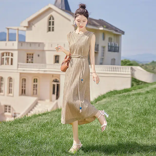 丝柏舍 纯色气质背心裙中长款圆领系带收腰无袖连衣裙 女款 浅卡其