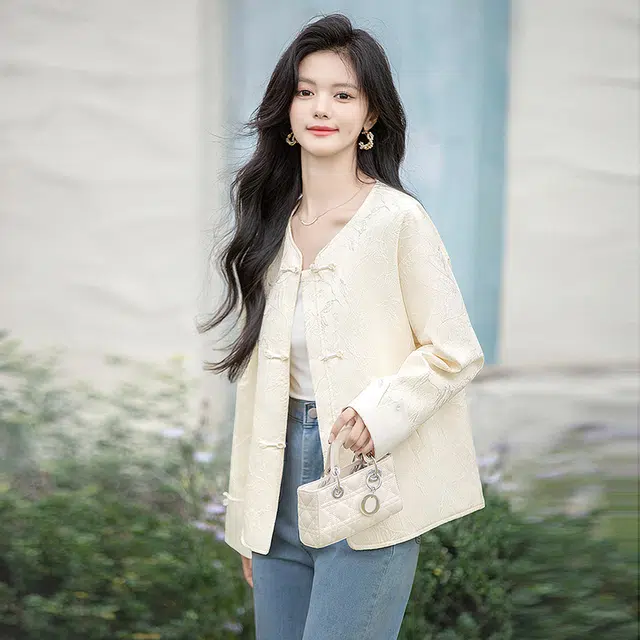 丝柏舍 新中式气质宽松圆领纯色单排扣长袖截短外套 女款 米白色