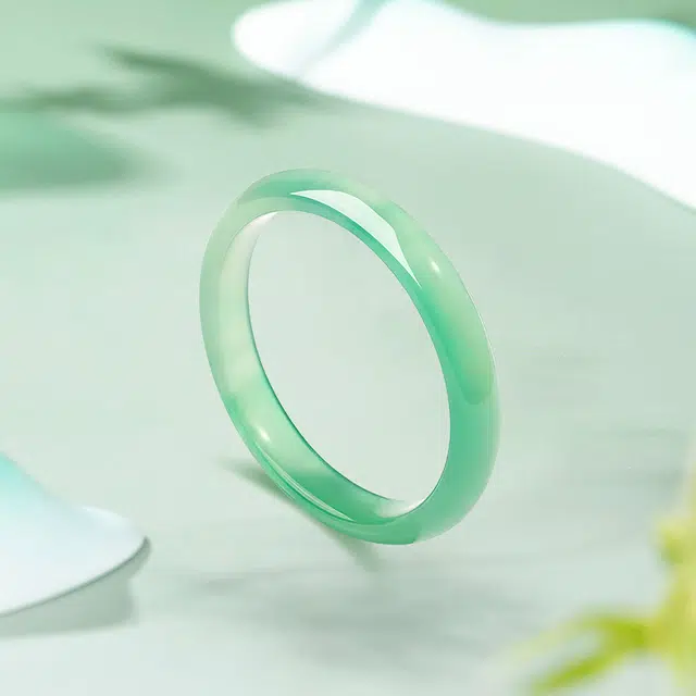 祝富礼 远山黛豆绿油青 国风清新雅致 青色渐变俏皮玉温婉可人贵妃镯 渐变冰透 玉髓 玉石手镯 男女同款情侣款