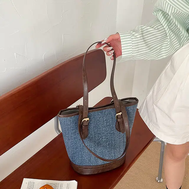 PULUWIRR Tote