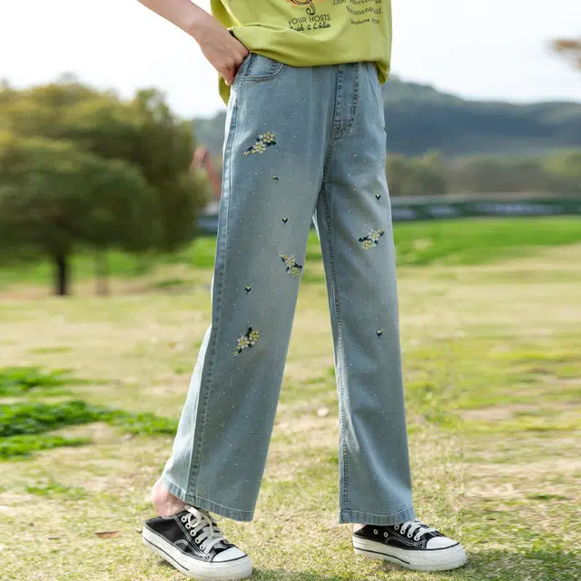 童森童马牛仔裤 宽松舒适休闲时尚百搭潮款夏季女童透气绣花直筒裤 牛仔蓝 青少年