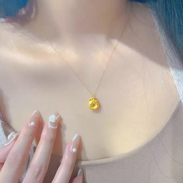 999