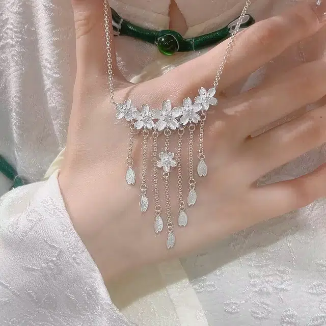 990