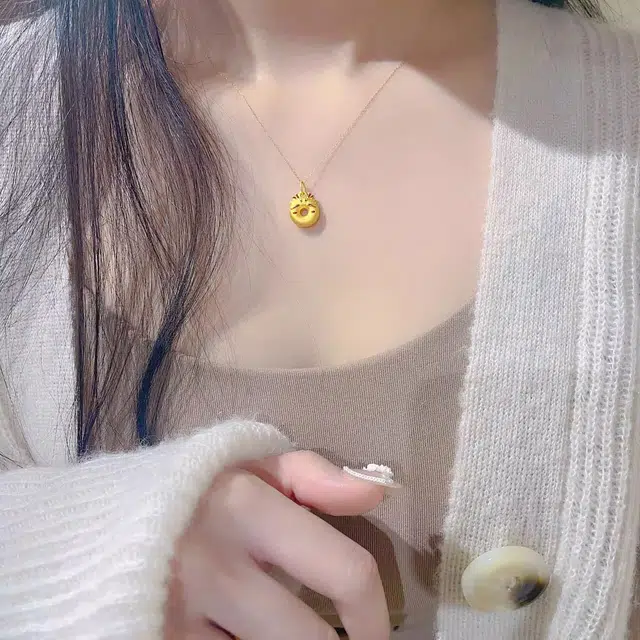 999