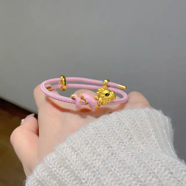 999