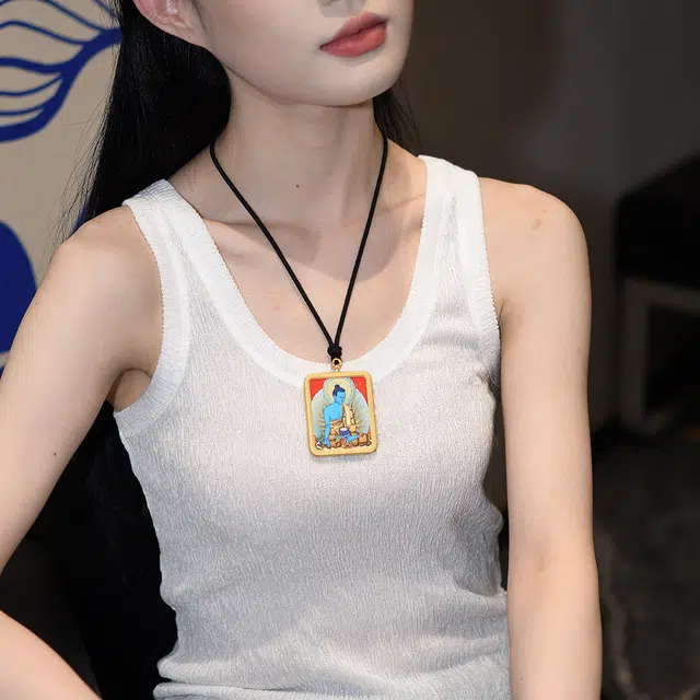喃呢 藏式热贡手绘唐卡招财转运药师佛 新中式国风国潮旺福平安吉祥好运 钛钢 项链 男女同款情侣款
