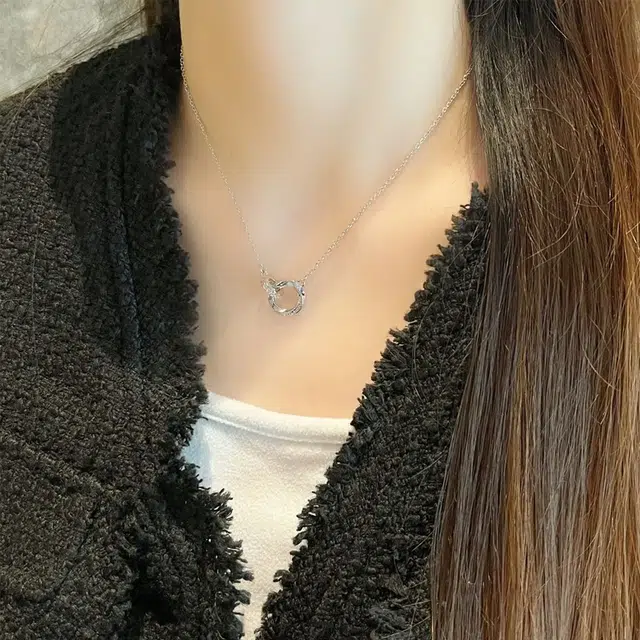 盛岱 莫比乌斯双环 环环相扣百搭个性优雅气质约会高级感宝藏轻奢小众简约惊喜锁骨链 合金  铜 锆石 项链 女款