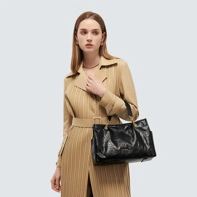 PIERRE CARDIN Tote