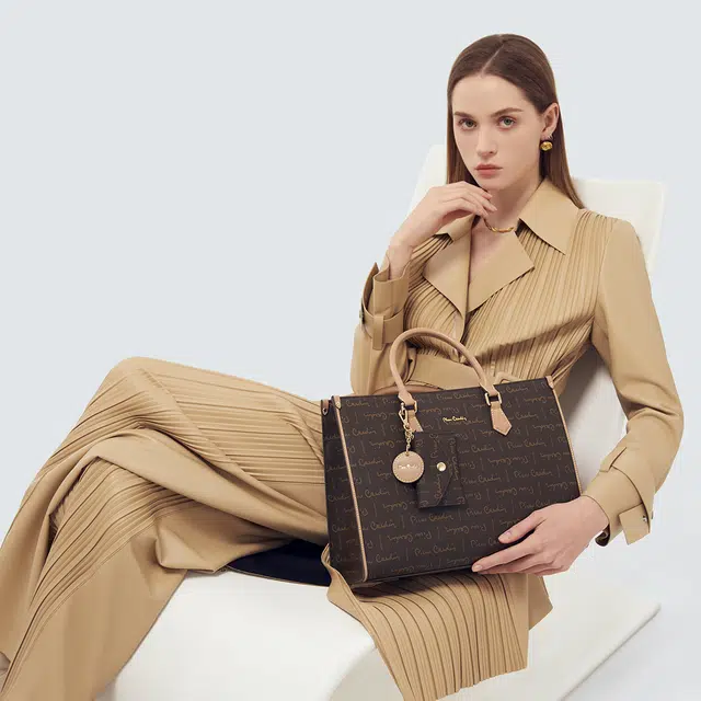 PIERRE CARDIN PVC