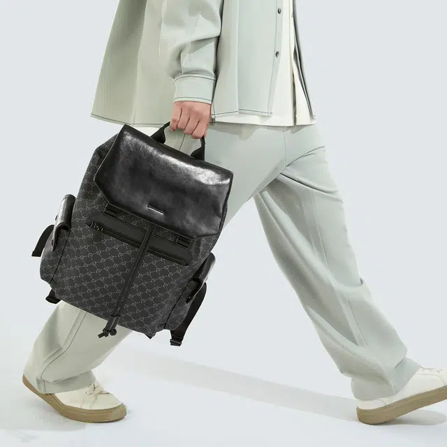 PIERRE CARDIN PVC