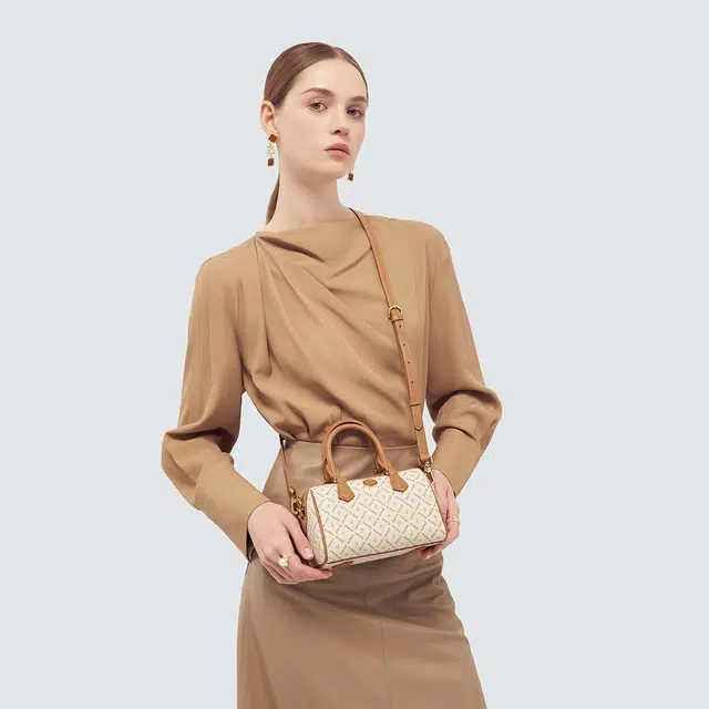 PIERRE CARDIN PVC